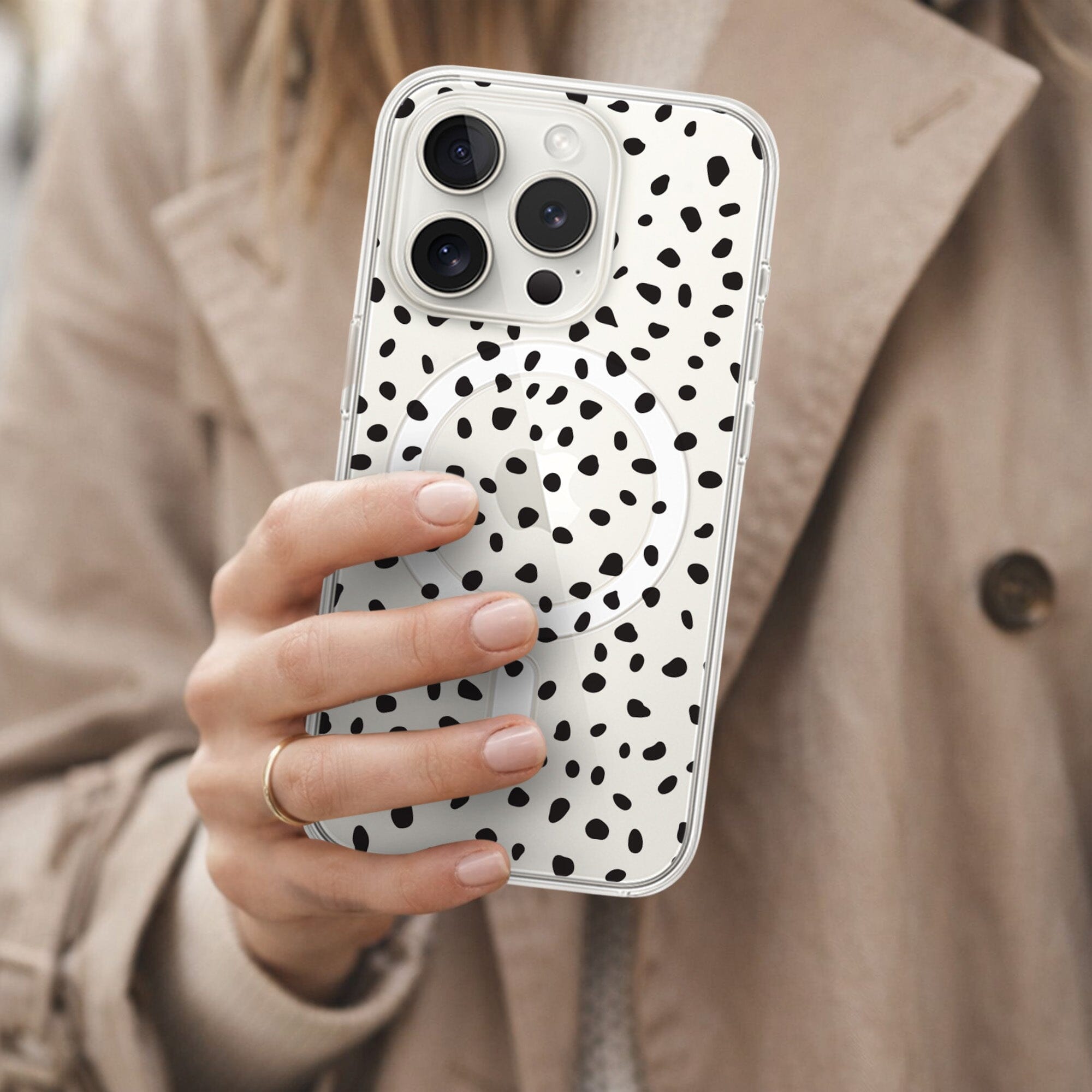 iPhone 15 Pro Max Case With MagSafe - White Polka