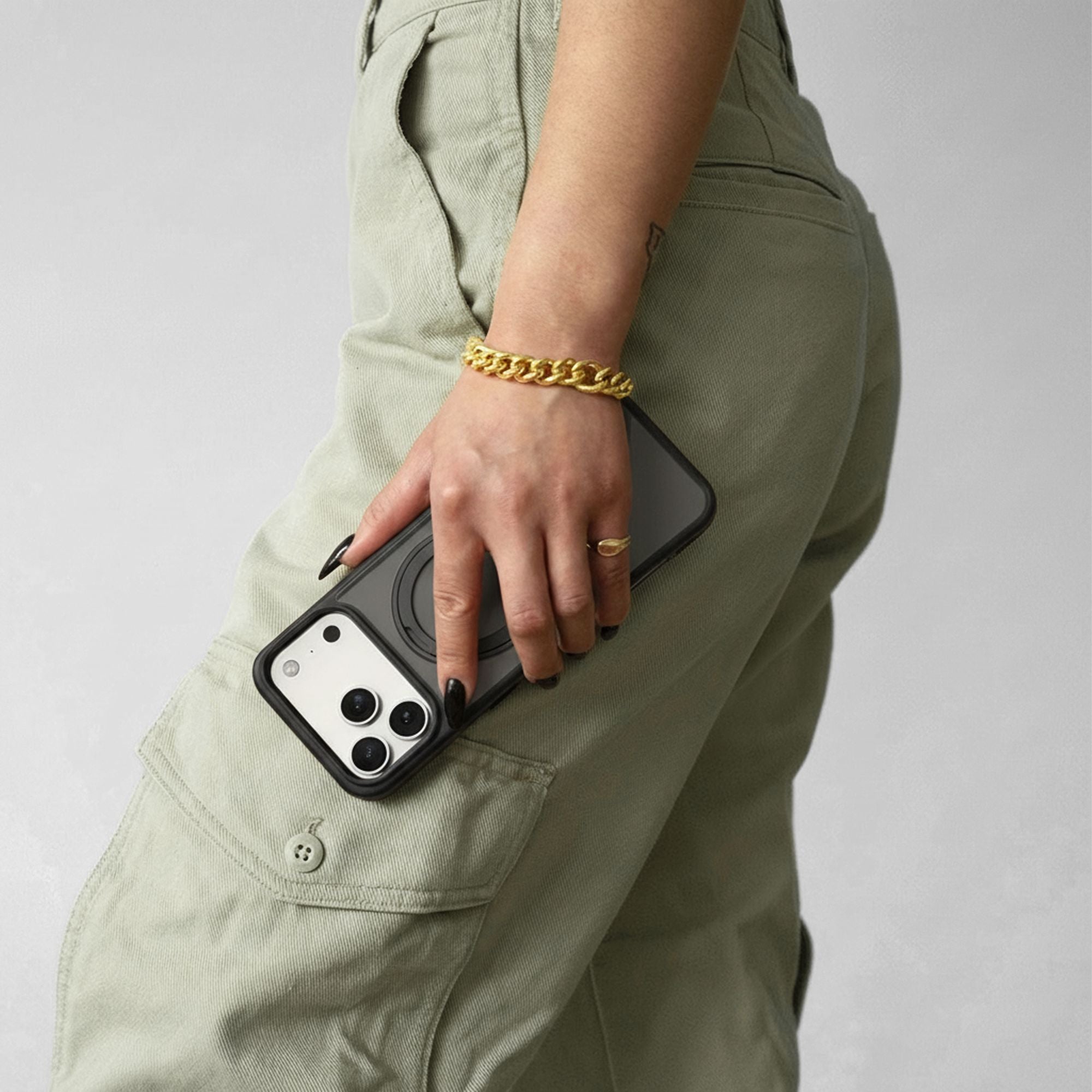 iPhone 17 Pro Frost Case with 360 MagSafe Kickstand