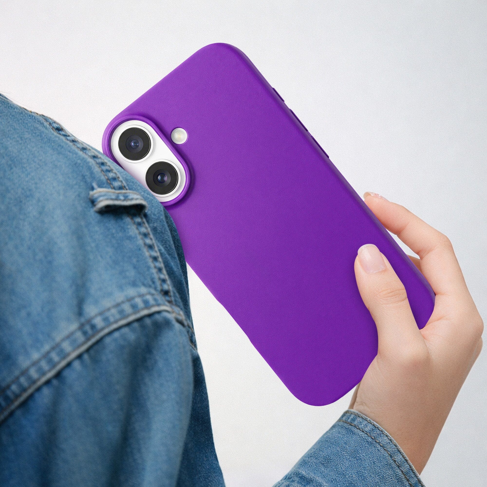 iPhone 16 Silicone Case With MagSafe