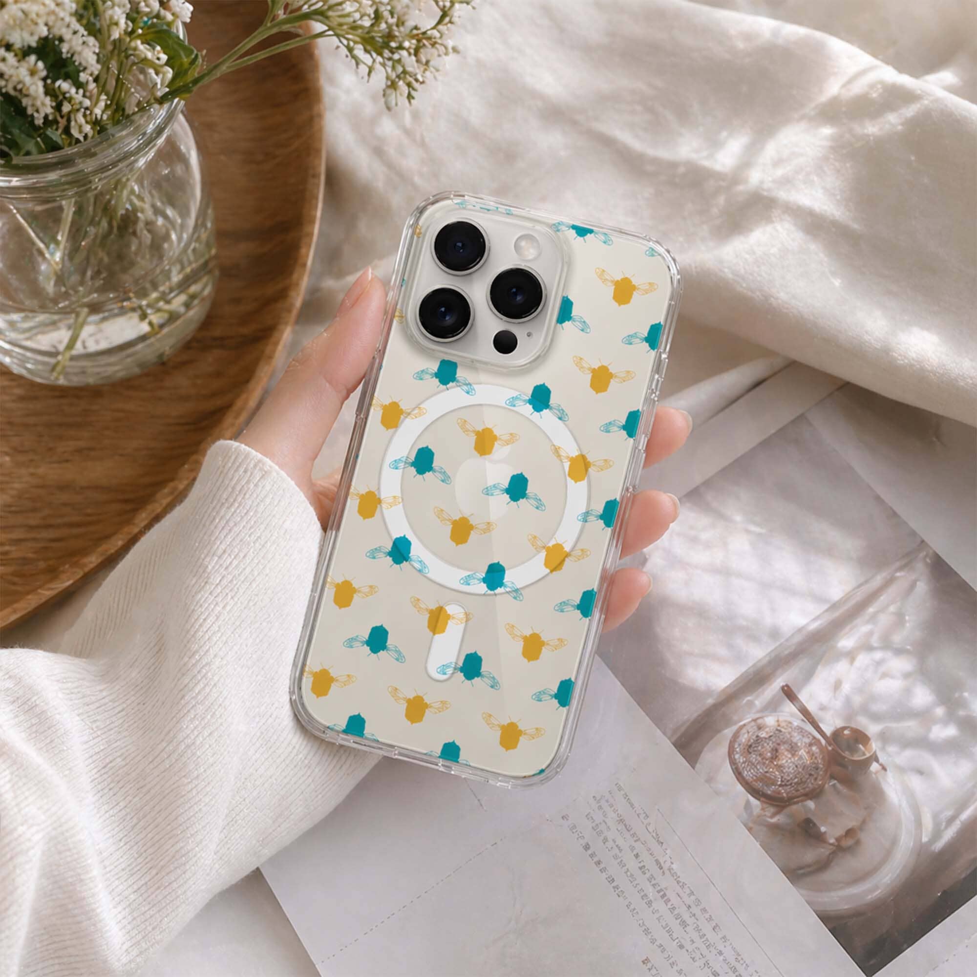 iPhone 15 Pro Clear Case - Blue and Yellow Bumble Design