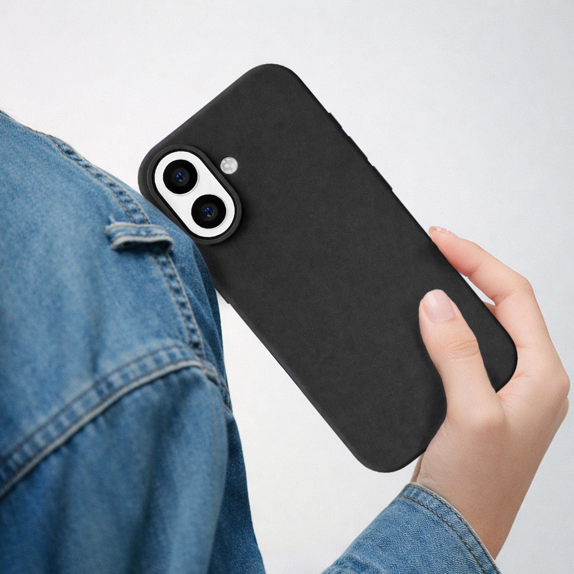 iPhone 17 Silicone Case With MagSafe